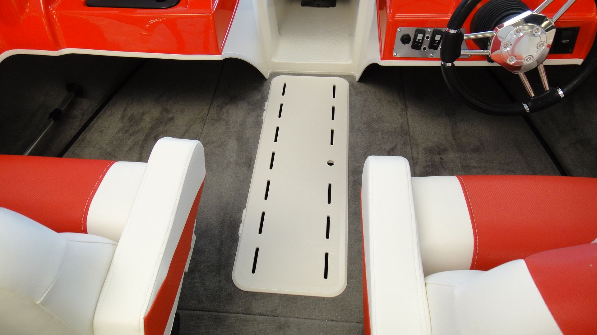 LARSON GLASTRON BOAT OEM SKI LOCKER DOOR COVER LID HATCH NEW WITH HINGE